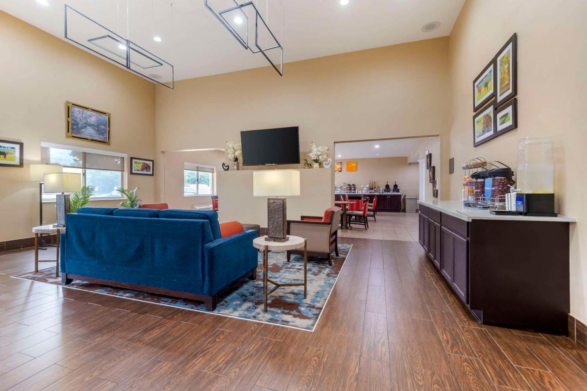 Comfort Suites Keeneland Лексингтон Екстер'єр фото